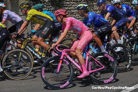 tadej pogacar pink bike.